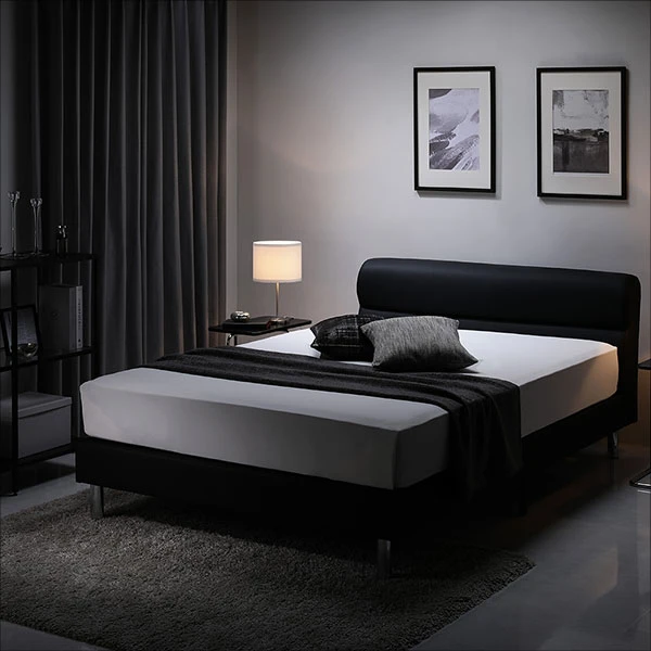 夜もモダンで素敵な雰囲気です。