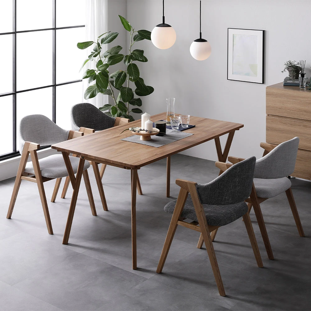 天然木無垢の風合いで日々の食卓を心地よく