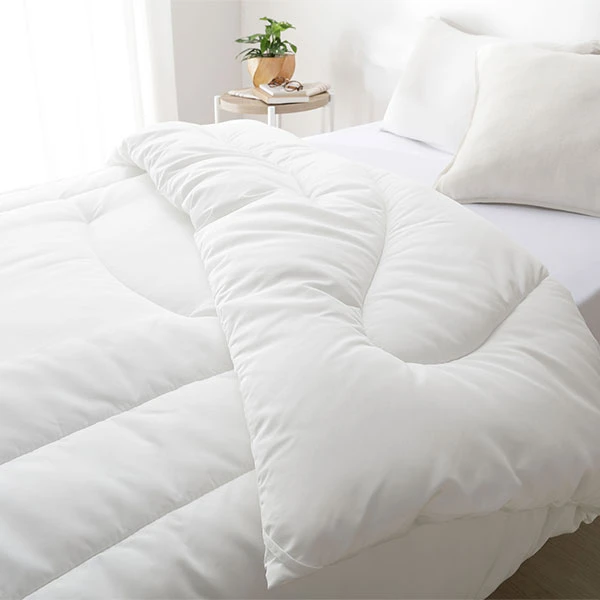 羽毛布団よりあたたかな保温わた ホコリの出にくい洗える掛け布団